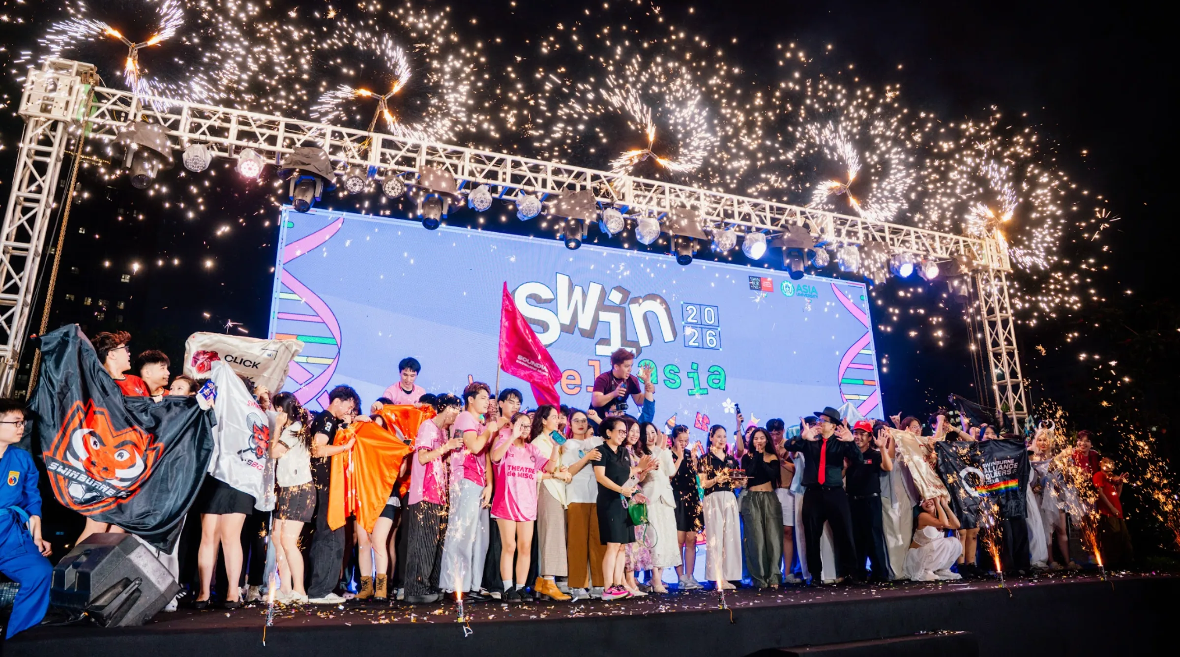 Không khí sôi động tại đại nhạc hội "swinchellasia 2026" kỷ niệm 1 năm thành lập Asia Vietnam