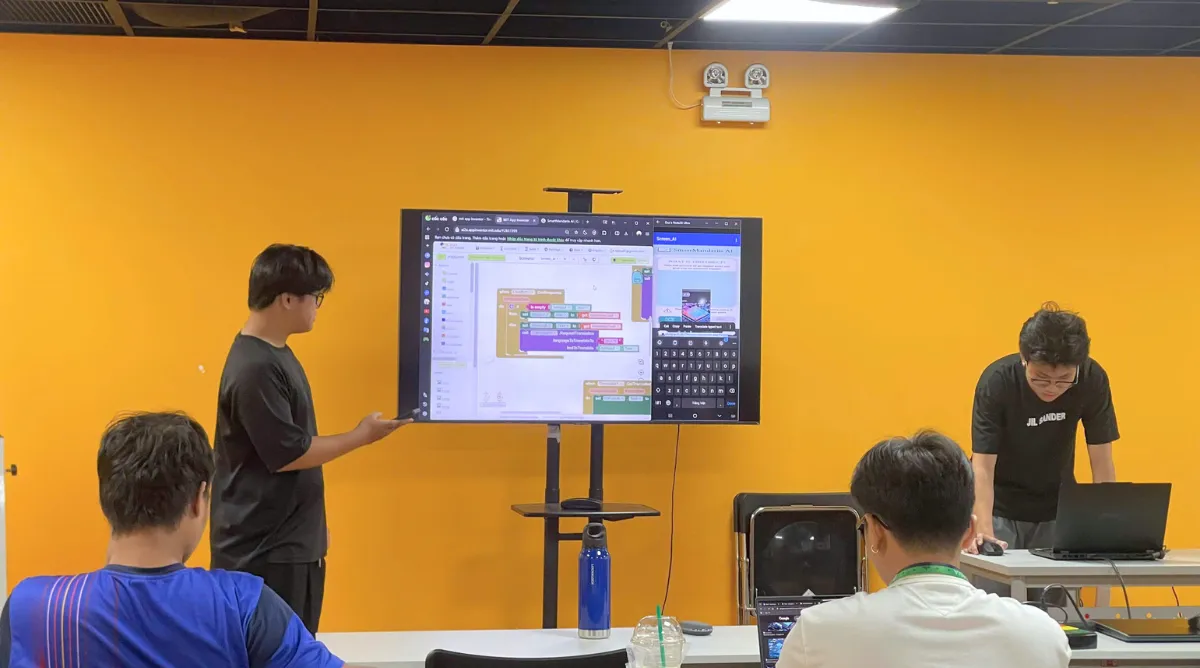 Ứng dụng được sinh vi&ecirc;n Asia Unievrsity Vietnam ph&aacute;t triển như một c&ocirc;ng cụ học tập gi&uacute;p chuyển c&aacute;c kiến thức vật l&yacute; phức tạp th&agrave;nh m&ocirc; phỏng trực quan, cho ph&eacute;p người d&ugrave;ng quan s&aacute;t, thử nghiệm v&agrave; điều chỉnh như trong những t&igrave;nh huống gần với thực tế