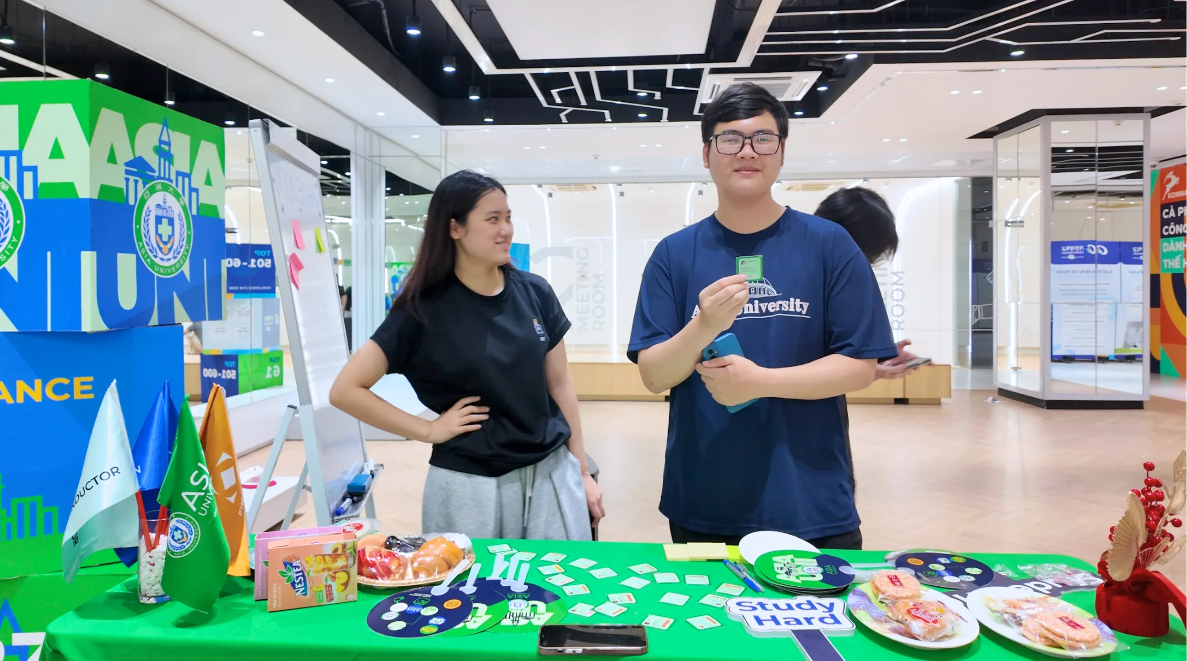 “Trạm sạc” năng lượng trước kỳ thi cuối kỳ cho sinh viên Asia University Vietnam