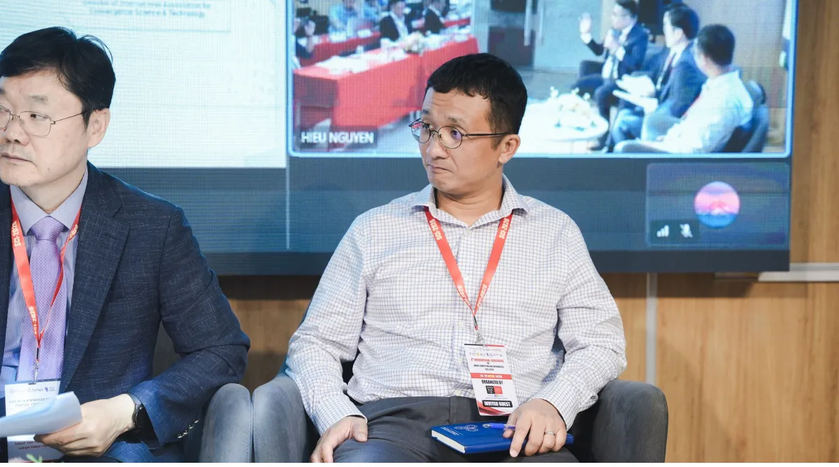 TS. Nguyễn Quốc Hưng chia sẻ nhiều góc nhìn về công nghệ điện tử tại QASS 2026