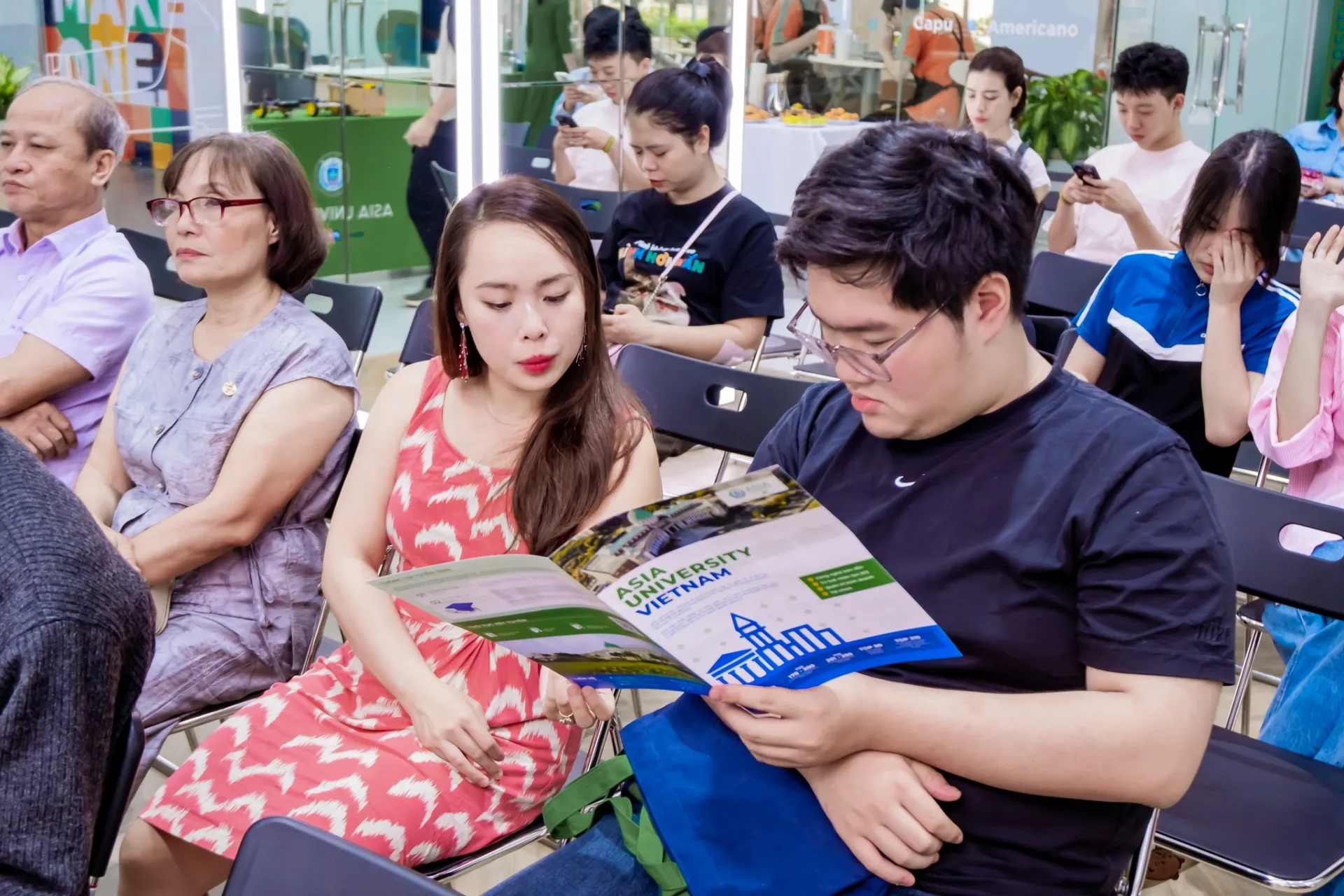 Asia Vietnam với học phí hợp lý, học bổng hấp dẫn là lựa chọn phù hợp với những học sinh, phụ huynh quan tâm đến môi trường quốc tế