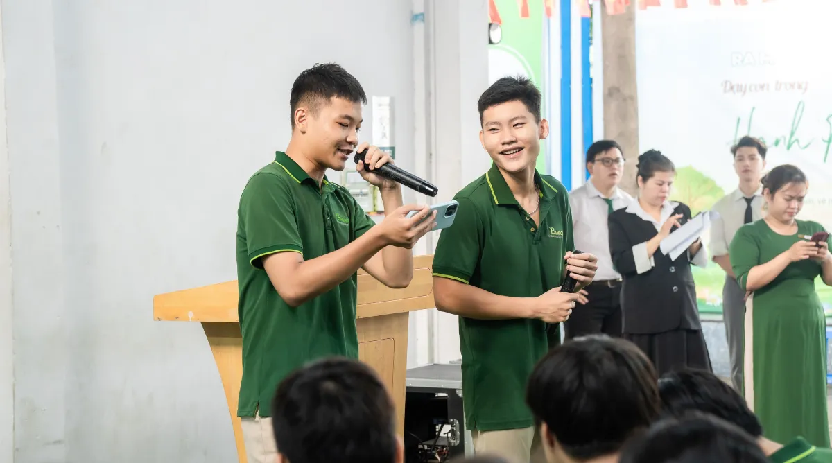 Học sinh Trường TH, THCS và THPT Tre Việt tích cực tương tác trong các hoạt động giao lưu cùng đại diện Asia Vietnam