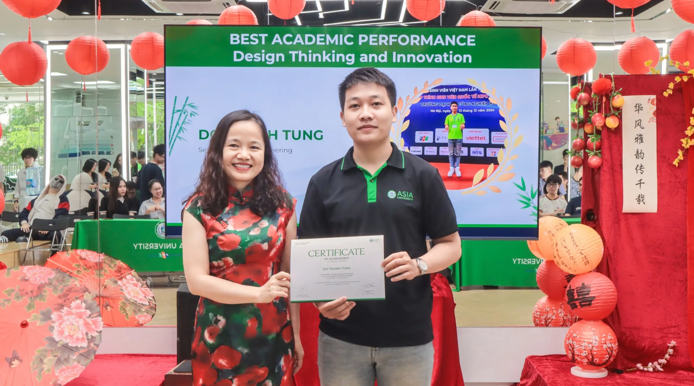 Đỗ Thanh Tùng - Sinh viên ngành Công nghệ bán dẫn Asia Vietnam (cơ sở Hà Nội) đạt thành tích cao nhất hạng mục "Highest Semester GPA"