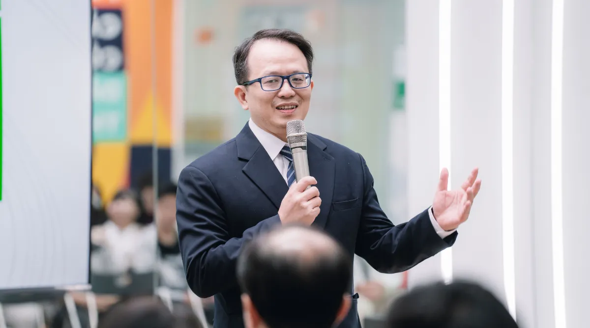 TS. Hoàng Việt Hà - Giám đốc Asia Vietnam nhấn mạnh tính liên ngành trong đào tạo Trí tuệ nhân tạo