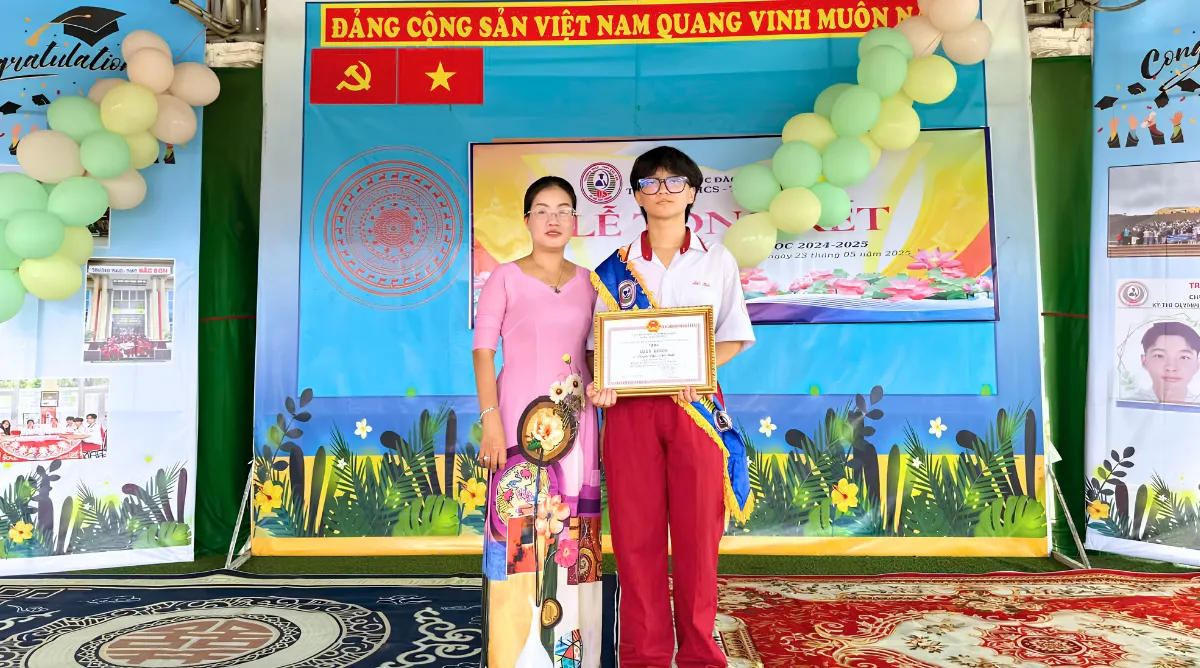 Với sự ủng hộ của gia đình, Anh Minh đặt kỳ vọng vào hành trình học tập tại Asia Vietnam và cơ hội phát triển trong lĩnh vực Công nghệ bán dẫn.