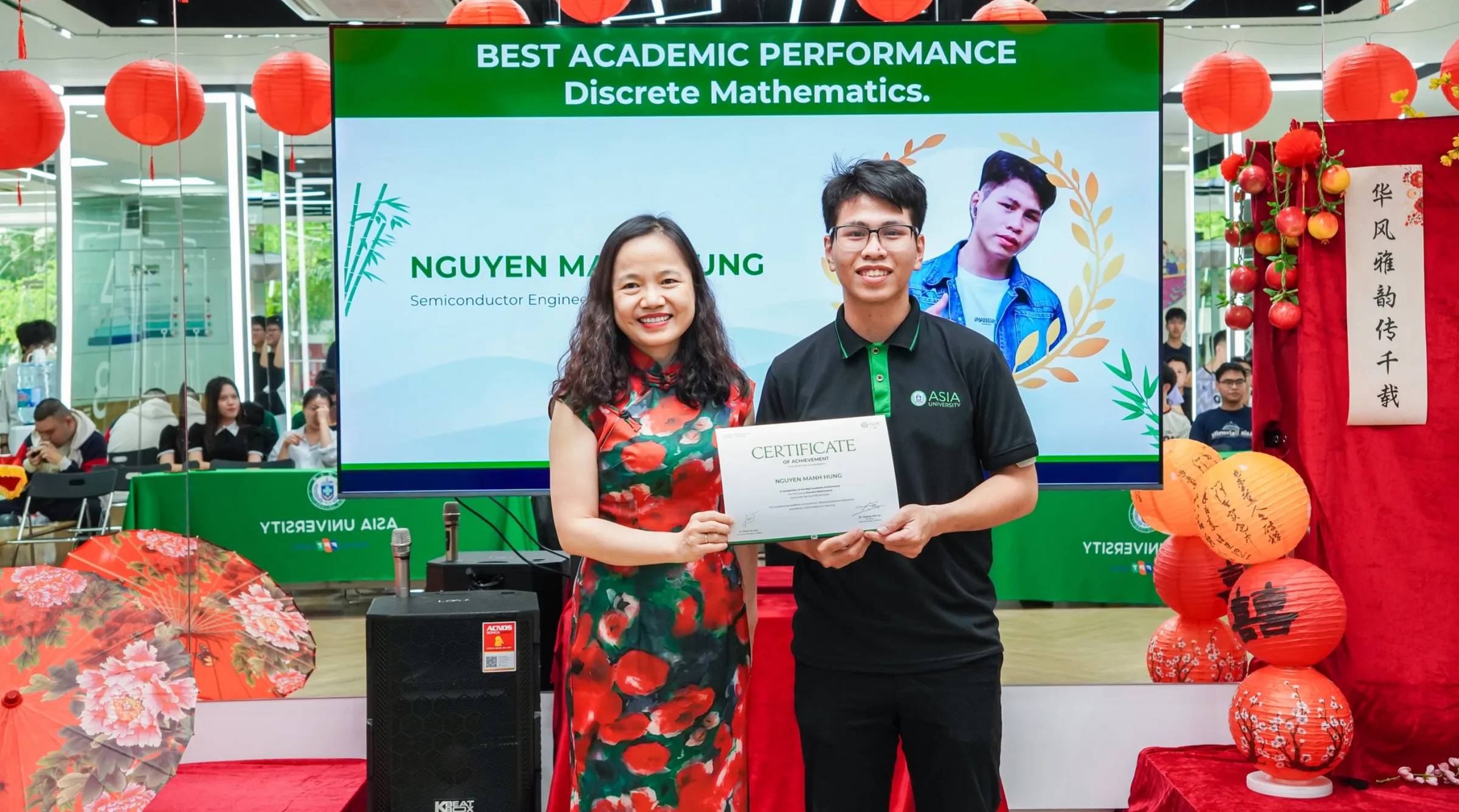Nguyễn Mạnh Hùng - Sinh viên ngành Công nghệ bán dẫn Asia Vietnam (cơ sở Hà Nội) đạt thành tích cao nhất hạng mục "Discrete Mathematics"