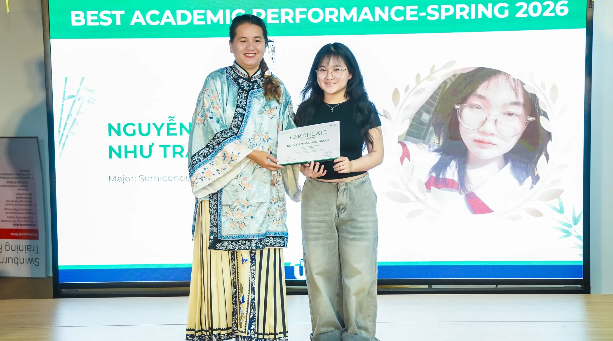 Nguyễn Ngọc Như Trang - Sinh viên ngành Công nghệ bán dẫn Asia Vietnam (cơ sở TP. HCM) đạt thành tích cao nhất hạng mục "Chinese 1"