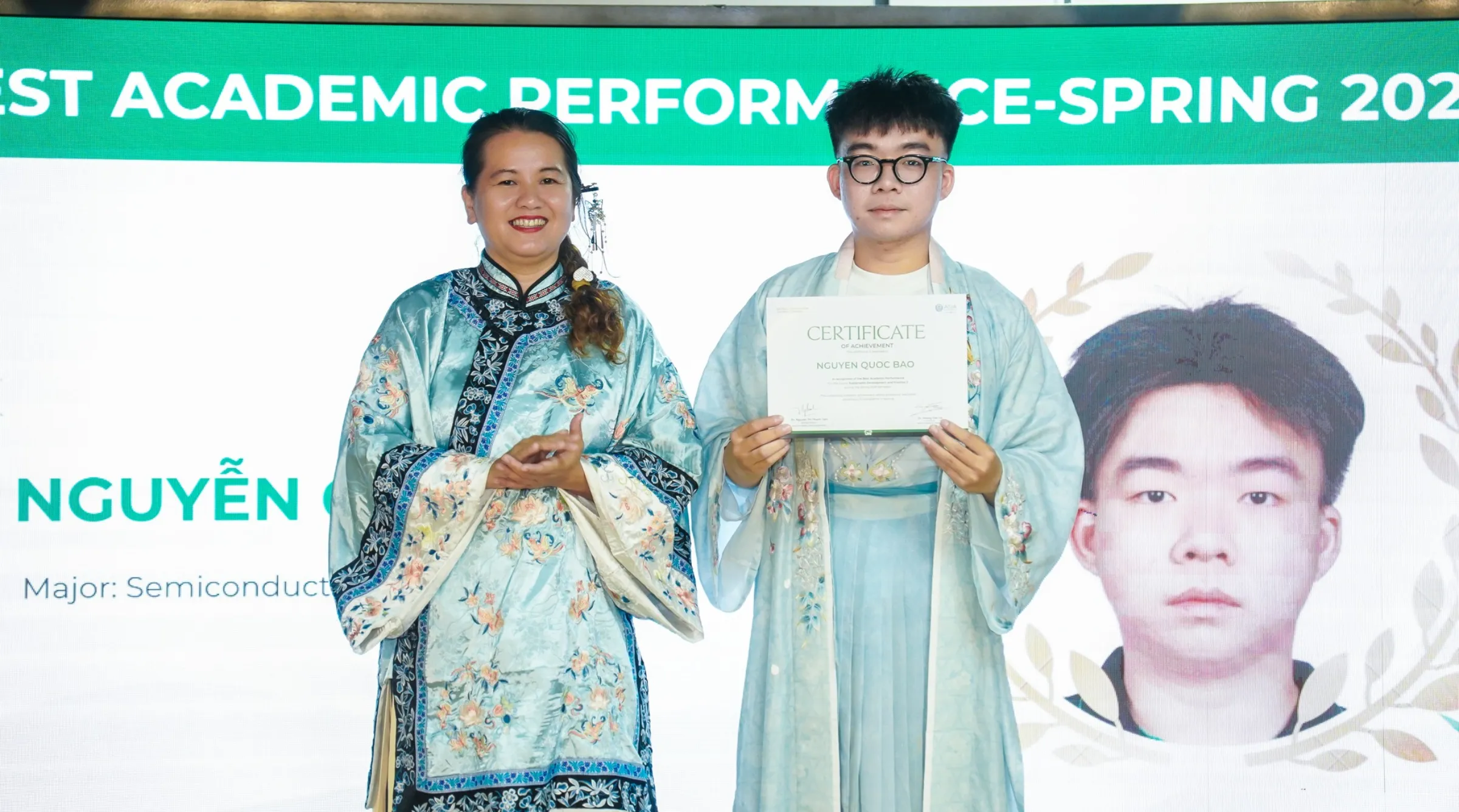 Nguyễn Quốc Bảo - Sinh viên ngành Công nghệ bán dẫn Asia Vietnam (cơ sở TP. HCM) đạt thành tích cao nhất hạng mục "Sustainable Development and Practice 2"