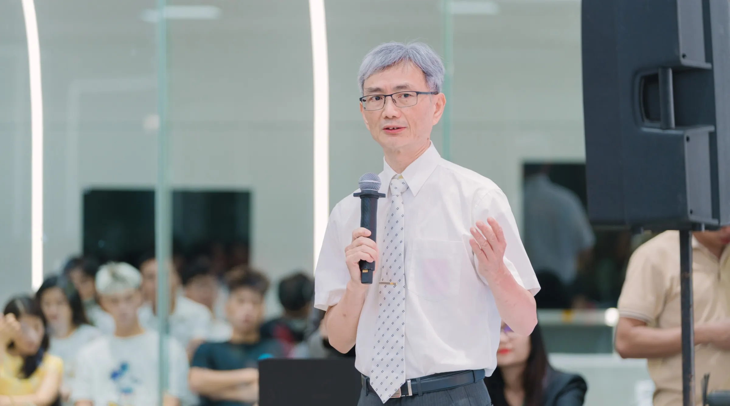 PGS.TS Tsai Yung-Shun, Trưởng khoa Khoa Tài chính - Ngân hàng Asia University chia sẻ về định hướng đào tạo gắn với doanh nghiệp và thực tiễn nghề nghiệp trong lĩnh vực tài chính tại sự kiện của Asia Vietnam