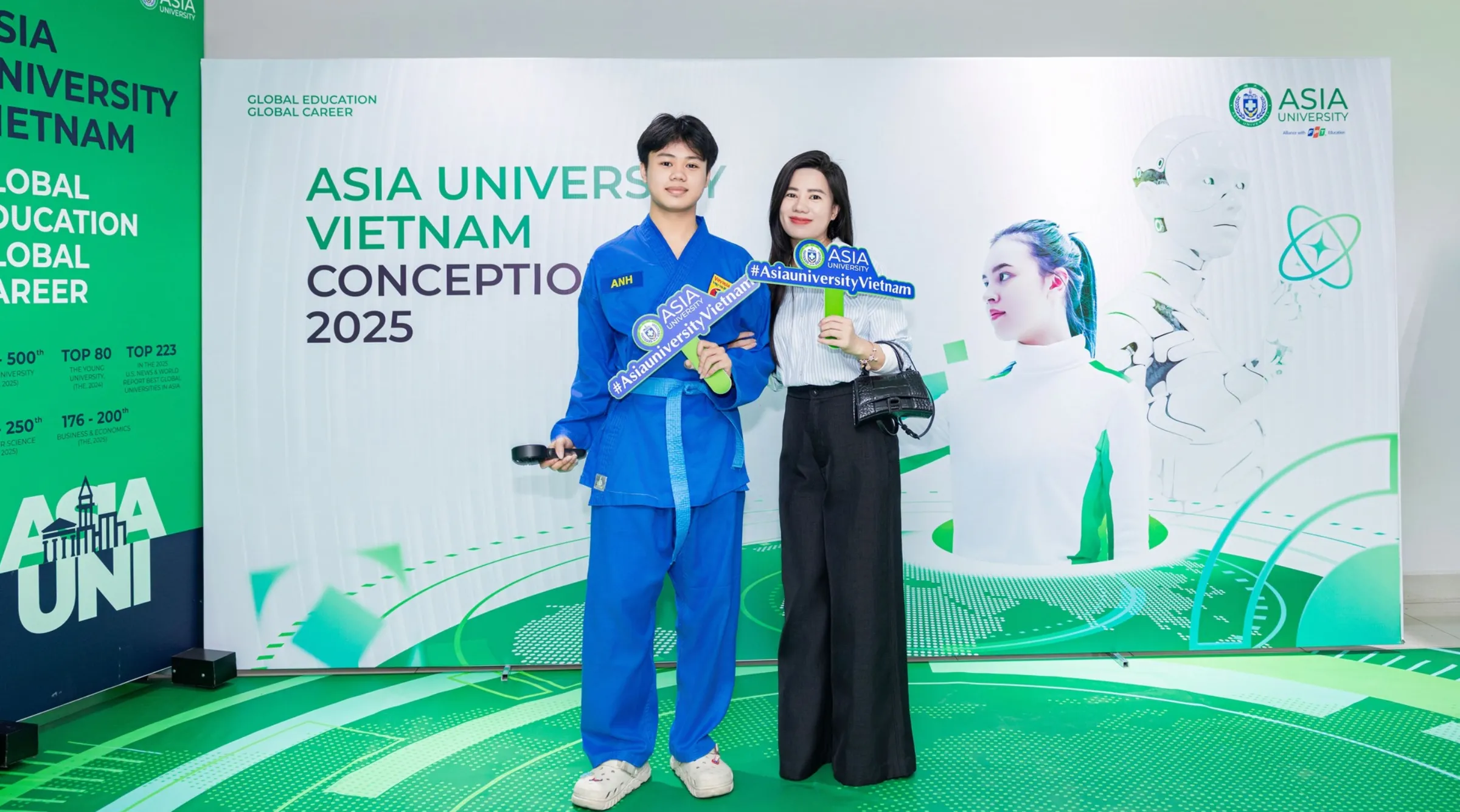 Phụ huynh đồng hành cùng con tại Conception Day Asia Vietnam, đánh dấu những bước trưởng thành đầu tiên trong môi trường đại học