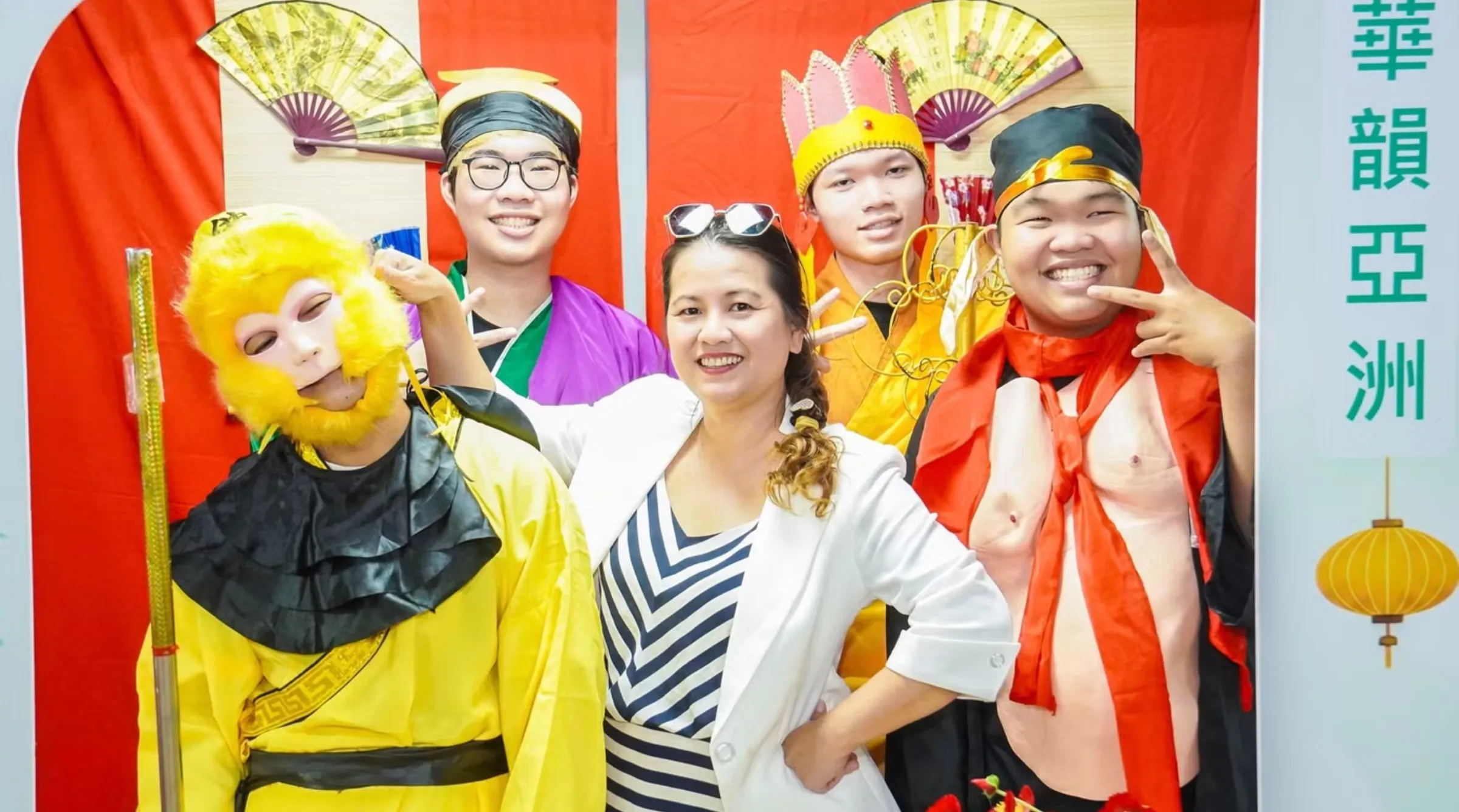 Sinh viên cơ sở TP. Hồ Chí Minh hóa thân thành các nhân vật trong “Tây du ký”, mang đến sắc màu trẻ trung cho 'Asia Day 2026'.