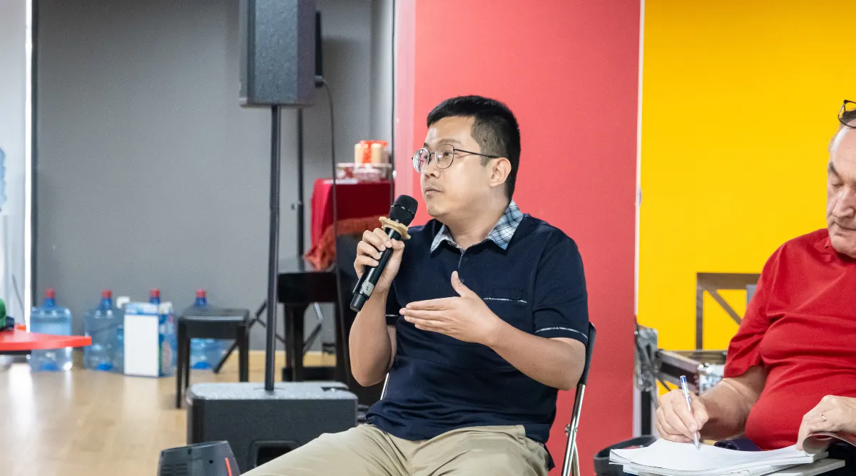 NCS. TS. Nguyễn Lê Cao Bình cho rằng sinh viên cần học cách đặt câu hỏi, kiểm chứng và phản biện khi làm việc với AI.