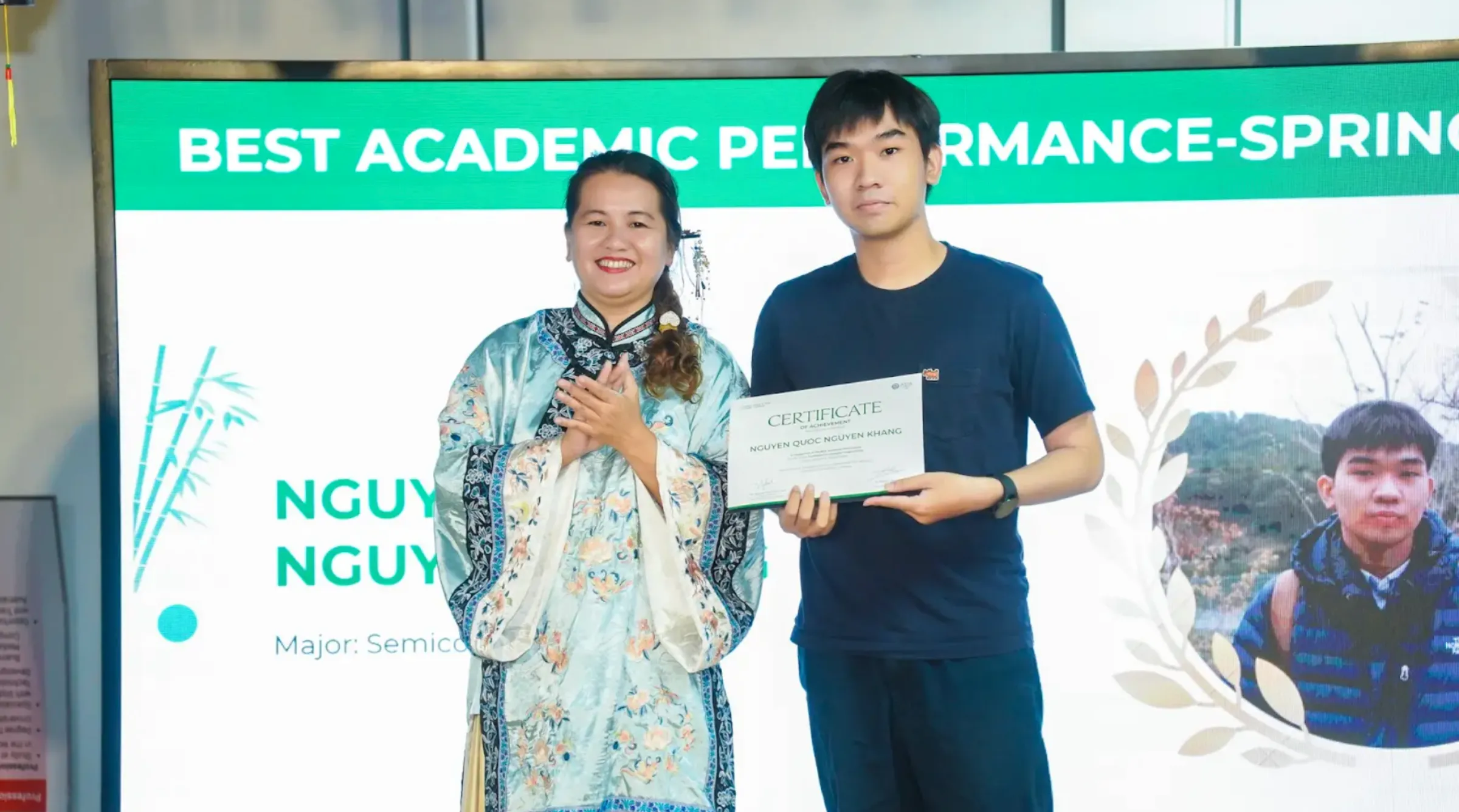 Sự kiên trì và tinh thần học hỏi đã giúp Nguyễn Quốc Nguyên Khang trở thành một trong những sinh viên nổi bật của học kỳ Spring 2026