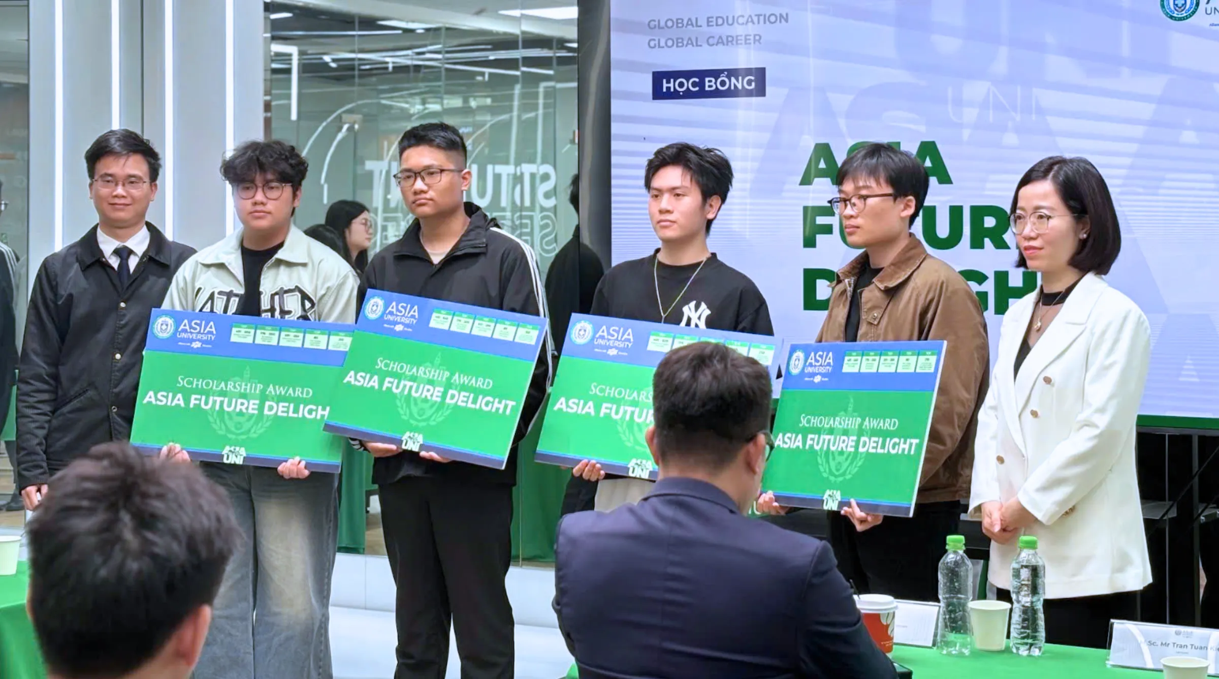 Minh Quang nhận học bổng Asia Future Delight – sự ghi nhận cho nỗ lực học tập và định hướng theo đuổi lĩnh vực Công nghệ bán dẫn