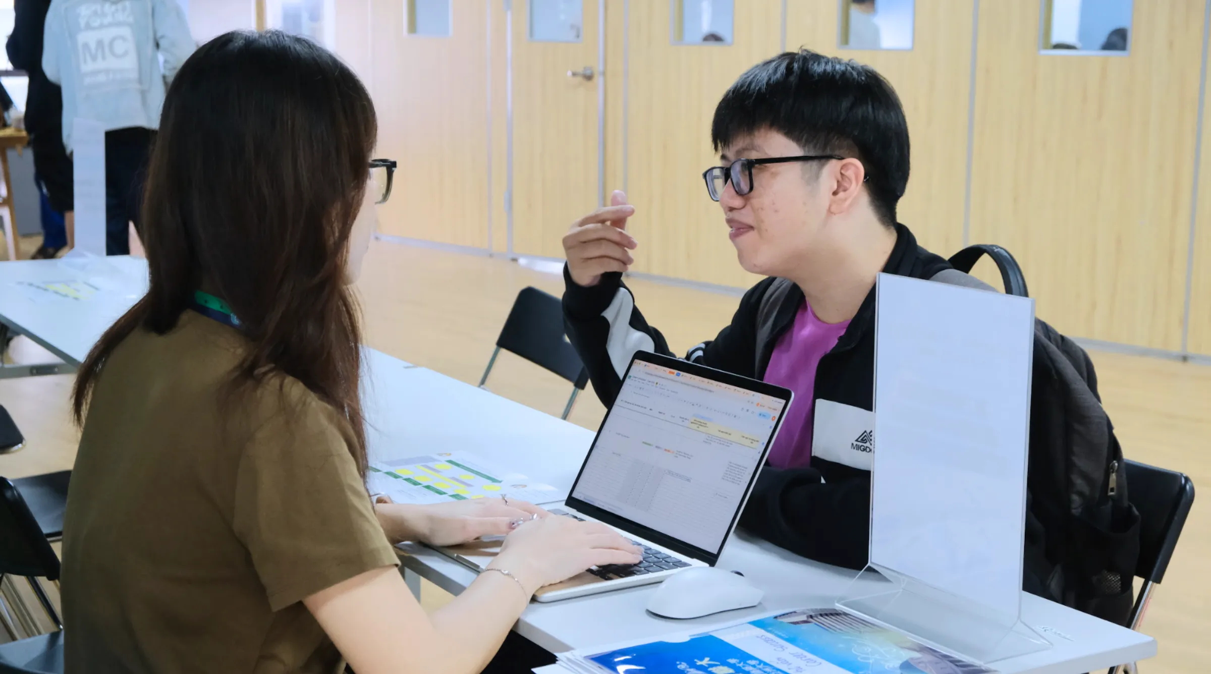 Một vài hình ảnh đẹp tại hoạt động “1:1 Career Orientation Summer 2026” của Asia Vietnam