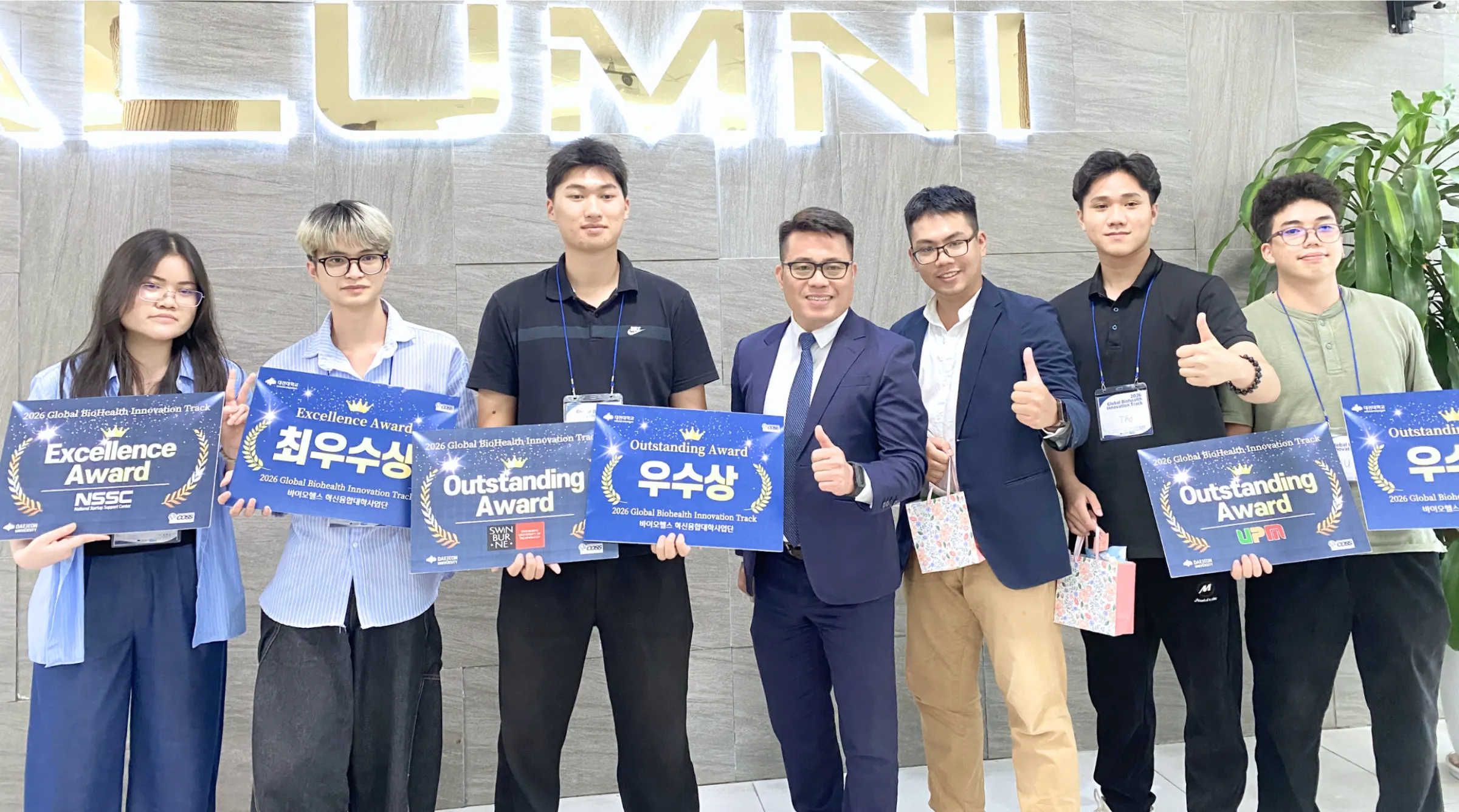 Sinh viên Asia University Program cùng đội thi nhận giải “Outstanding Excellent Award” tại “2026 Global BioHealth Innovation Ideathon”