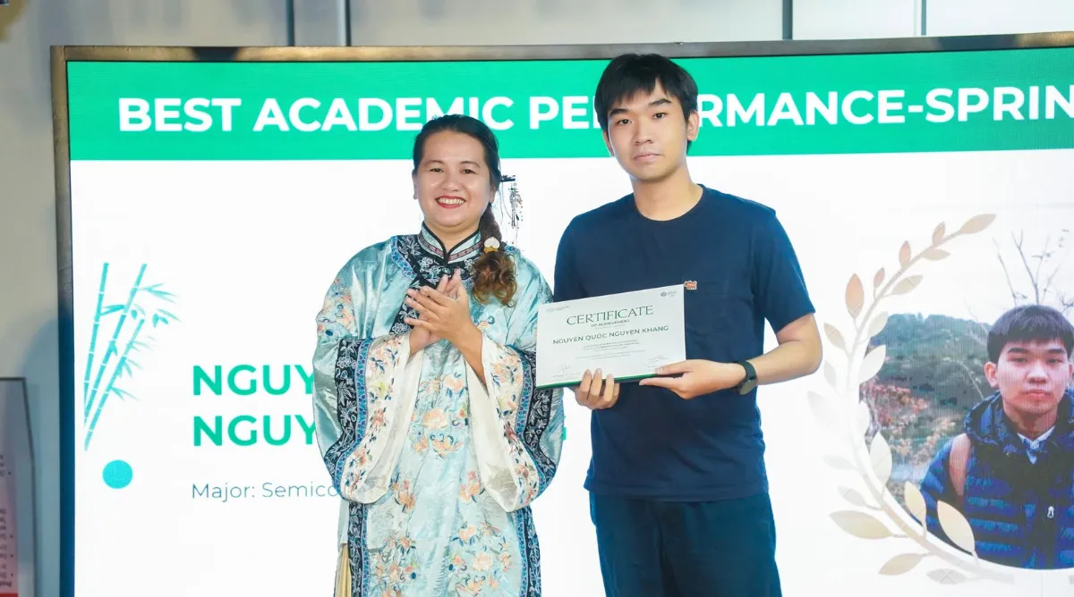 Nguyễn Quốc Nguyên Khang, sinh viên ngành Công nghệ bán dẫn Asia Vietnam, chủ nhân danh hiệu “Highest Semester GPA” học kỳ Spring 2026.