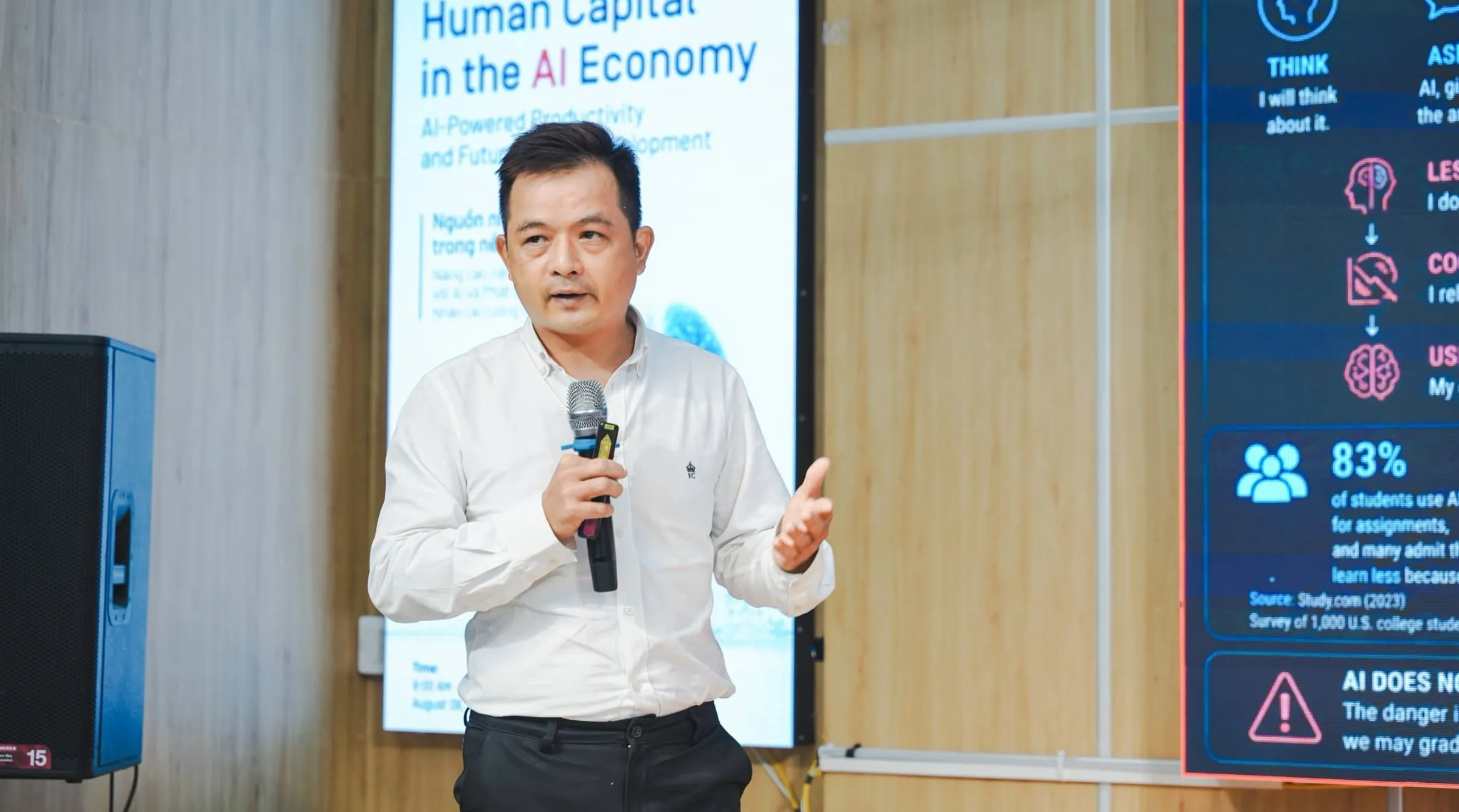 Bên cạnh câu chuyện công nghệ, hội thảo dành nhiều nội dung thảo luận về năng lực con người, sự thay đổi của thị trường lao động và cách giáo dục cần thích ứng trong thời đại AI
