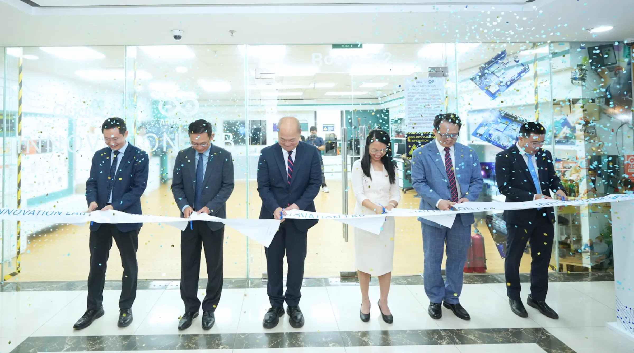 Sinh viên Asia University Program có thêm không gian thực hành AI, bán dẫn và công nghệ thông minh