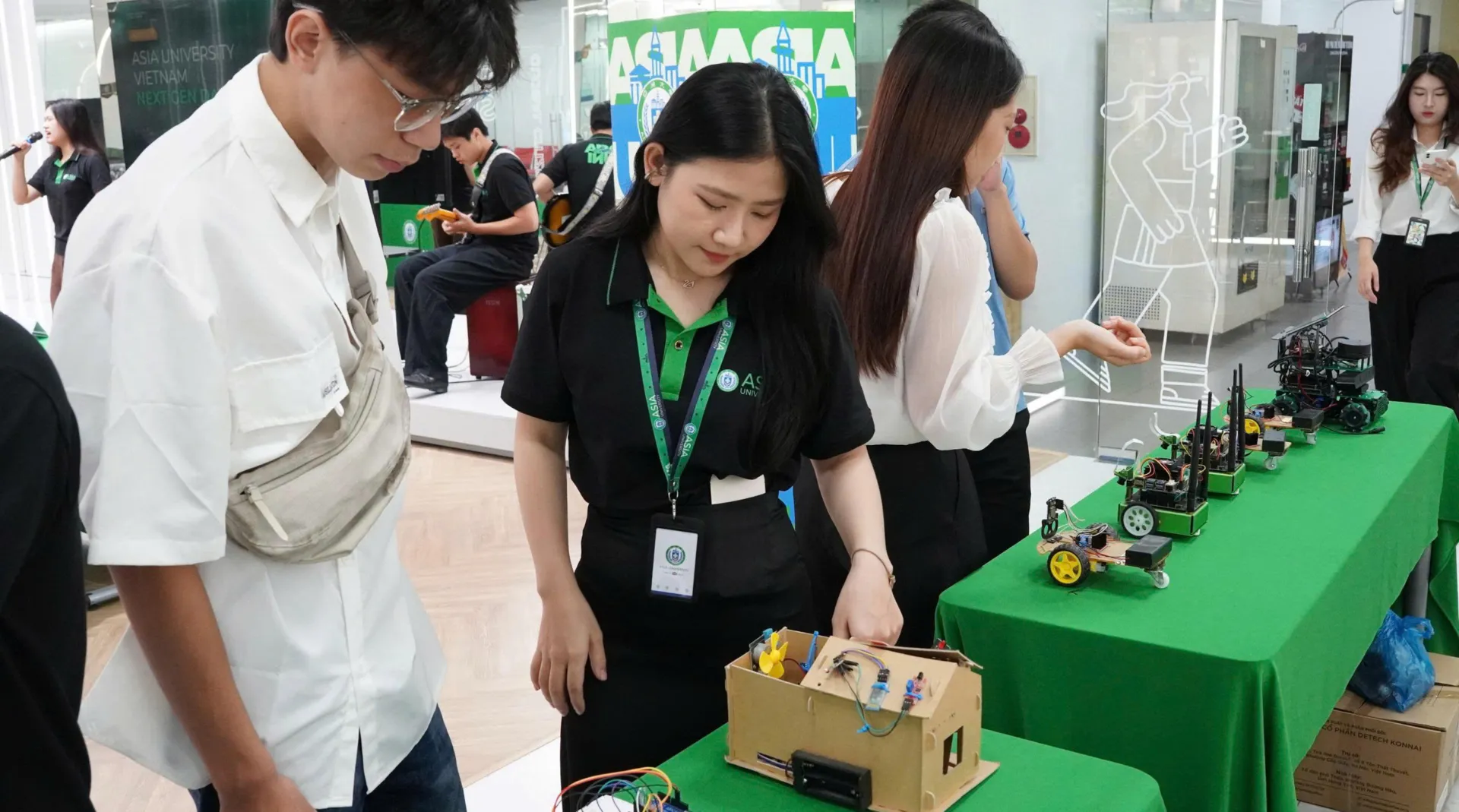 Tính đúng giờ và kỷ luật học tập là những thói quen cần được hình thành ngay từ năm đầu đại học.