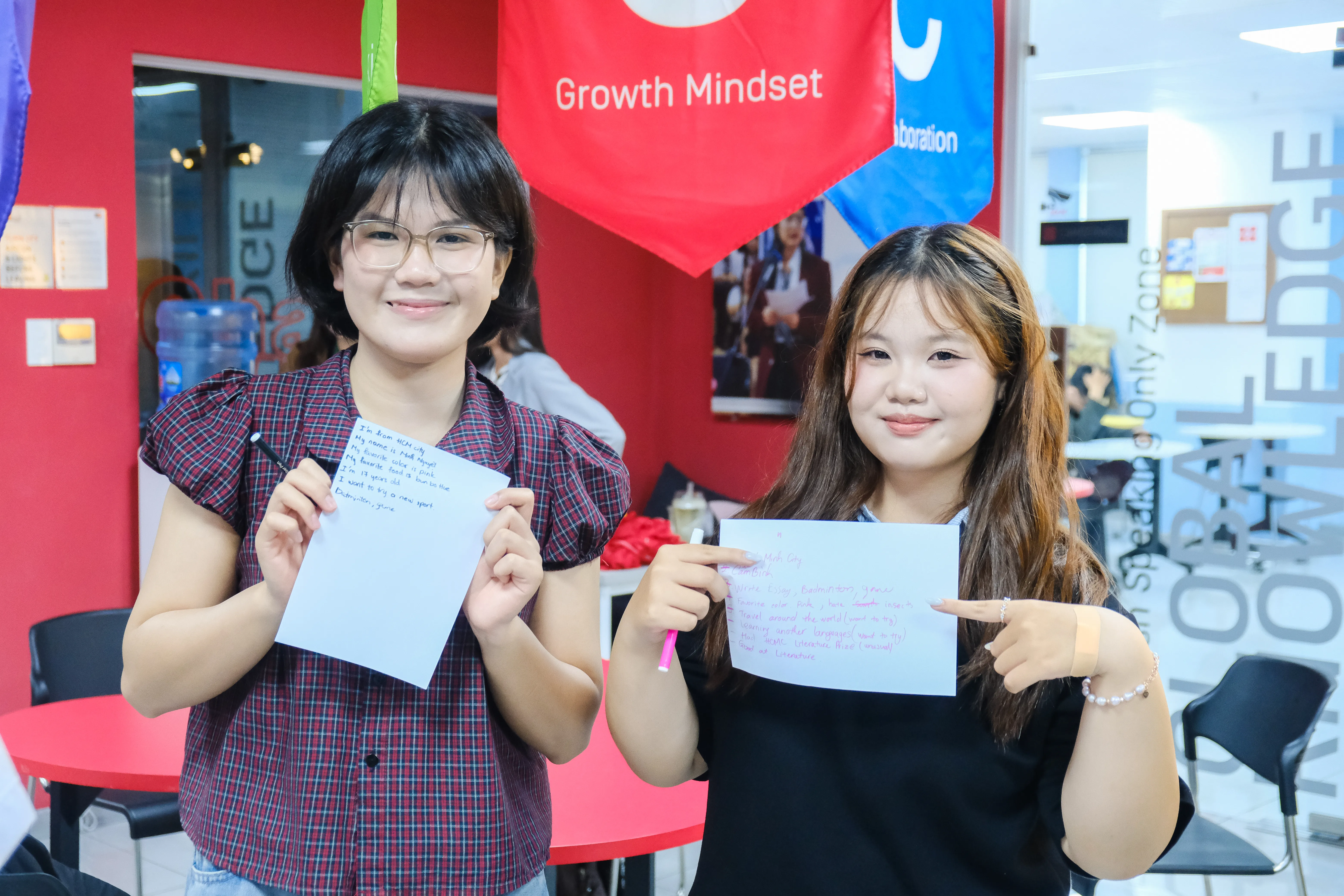 Từ người lạ thành đồng đội trong “Project Day” của tân sinh viên Asia University Program