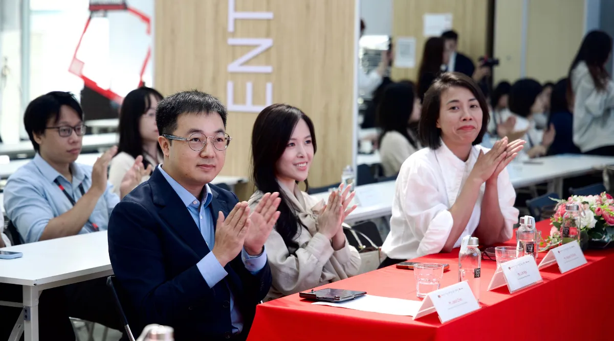 Đại diện Huawei Technologies (Vietnam) nhấn mạnh: “Công nghệ tạo ra giá trị lớn nhất khi gắn với con người, việc học và những cơ hội thực tế”.